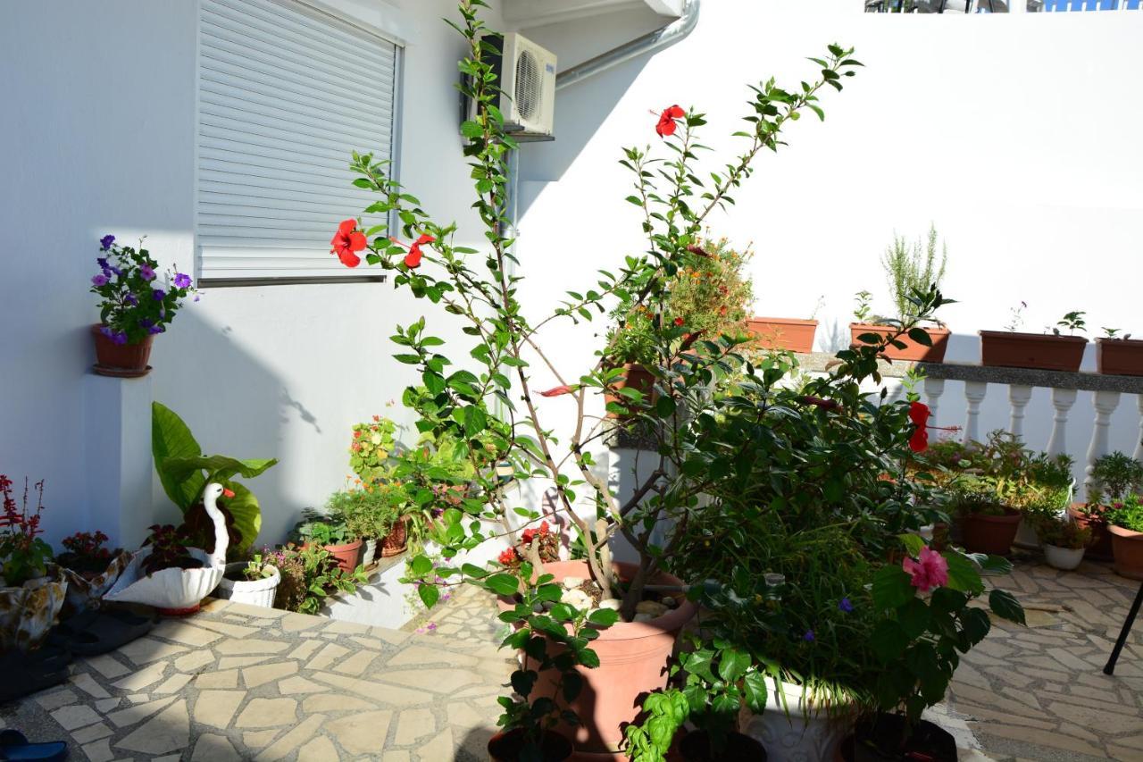 Guest House Vera Ulcinj Exterior photo