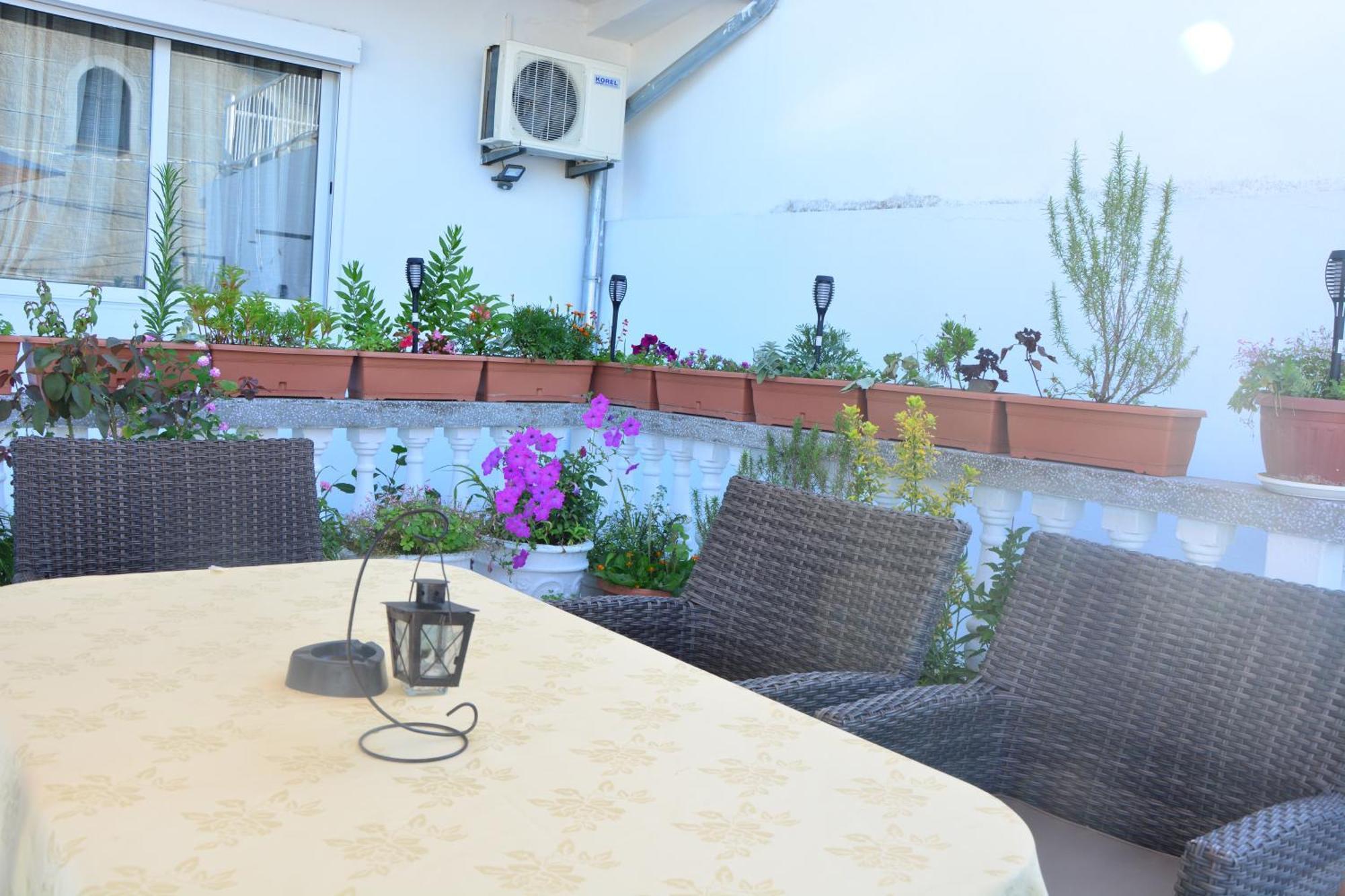 Guest House Vera Ulcinj Exterior photo